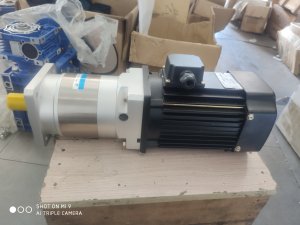 伺服电机行星减速机在新能源设备中的应用与适