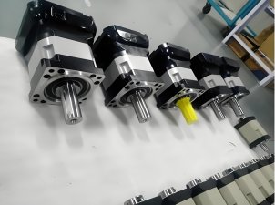 MVE040L170P0精密行星减速机在电子行业中的应用与