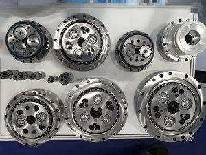 给工业机器人选择RV减速机需要注意的因素